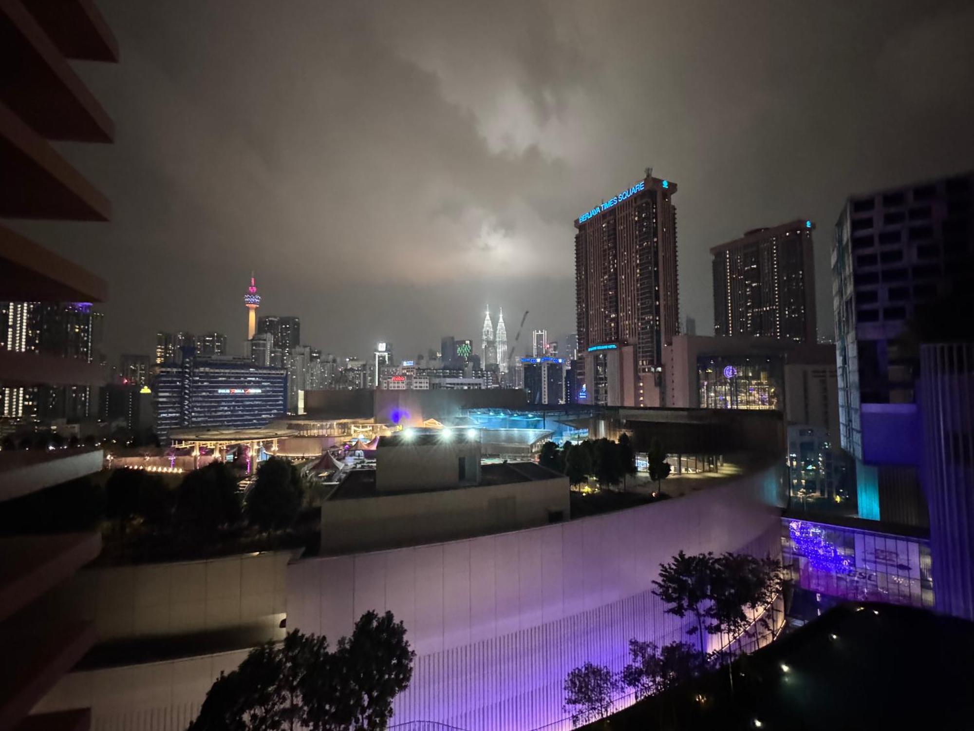 Infinity Pool Suite Bukit Bintang Lalaport Bbcc Kuala Lumpur Zewnętrze zdjęcie